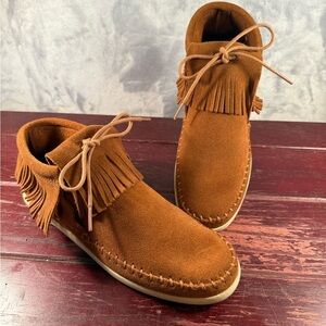 Minnetonka Brown Classic Fringe Hardsole Ankle Boots Size 7